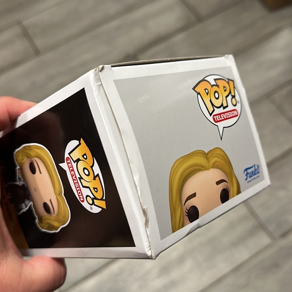 Funko POP! Schitts Creek Moira Rose Vinyl Figure NIB - Picture 5 of 6